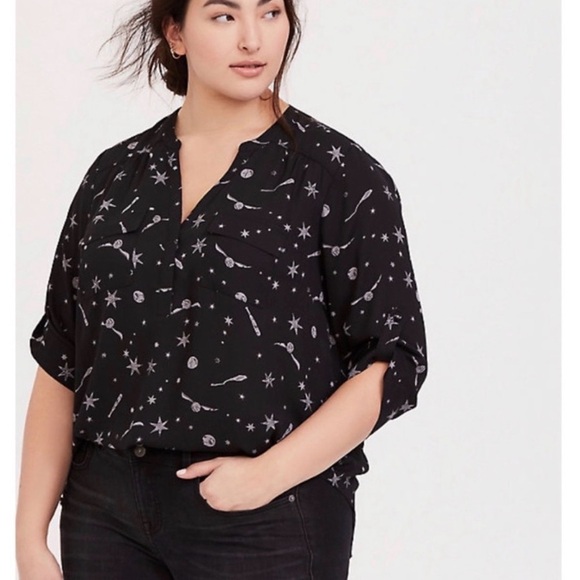 torrid Tops - Torrid Harry Potter Star & Wand Blouse size 1